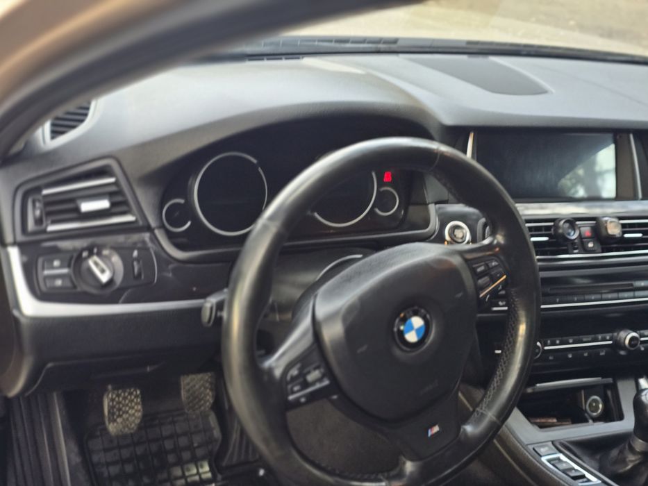 Sprzedam  BMW f11 520d z 2013