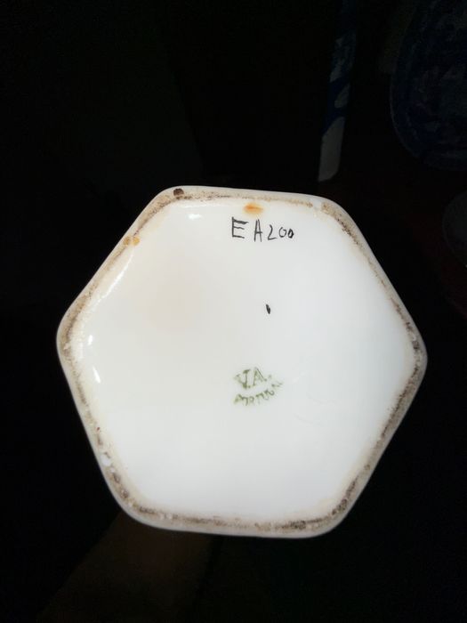 Serviço de café de 1922 a 1947 da Vista Alegre com 7 chávenas