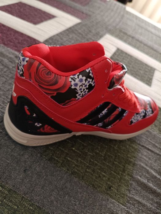 Tênis adidas para colecionadores NOVO A EXTRIAR!