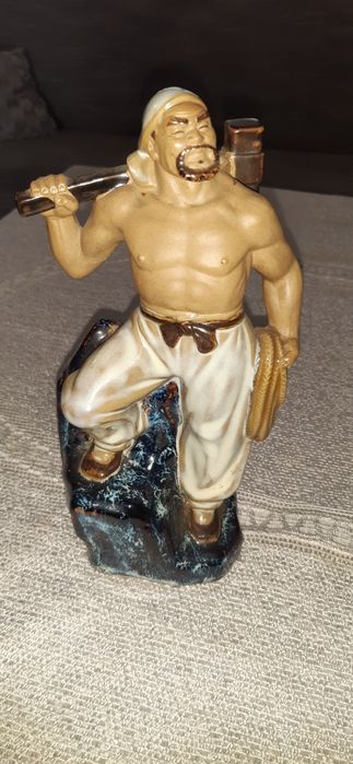 Figurka silny rolnik lata 1980