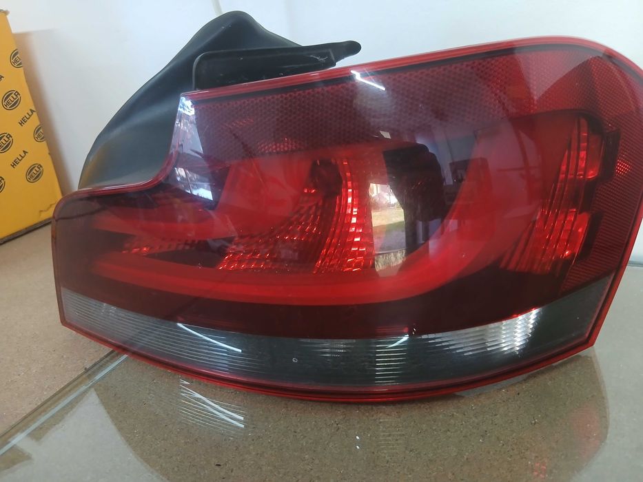 Bmw serie 1 farol traseiro