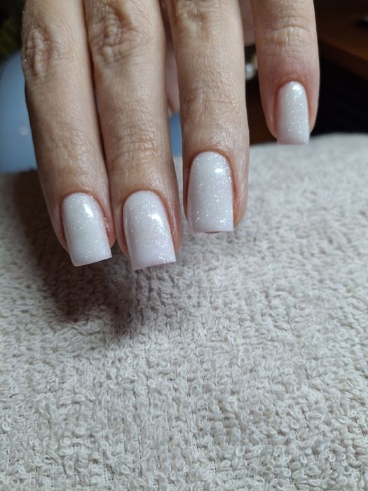 Маникюр. Наращивание ногтей. Есть окошки