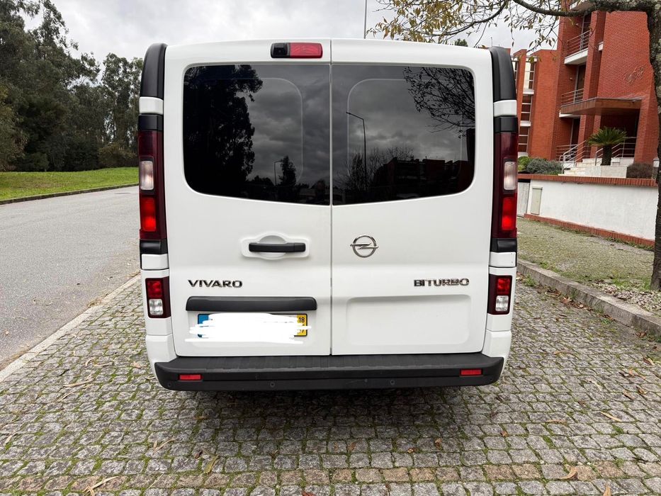 Carrinha 9 Lugares Opel Vivaro 1.6 CDTI L2H1