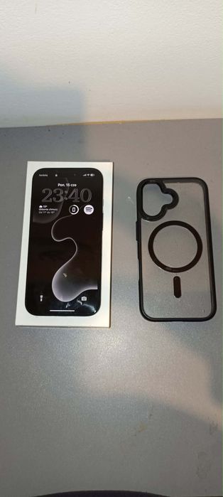 Iphone 16 black 128gb(etui,power bank magsafe)