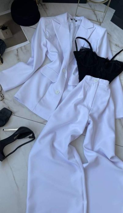 Костюм жіночий, класичний