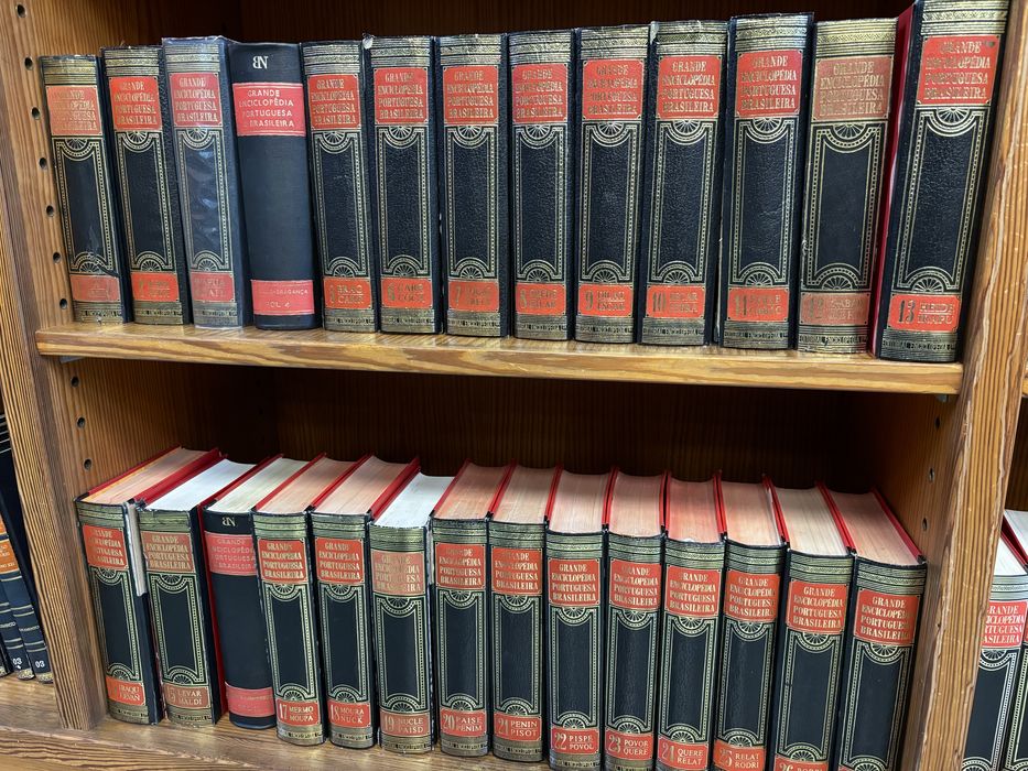 Grande Enciclopédia Portuguesa e Brasileira,  53 volumes