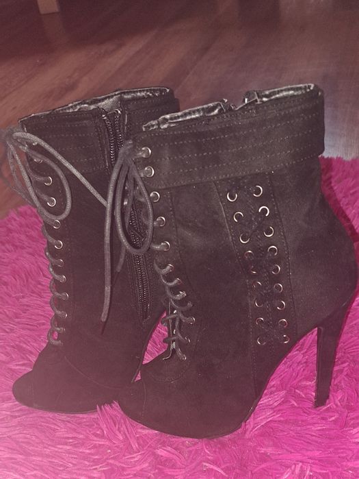 Botki na szpilce