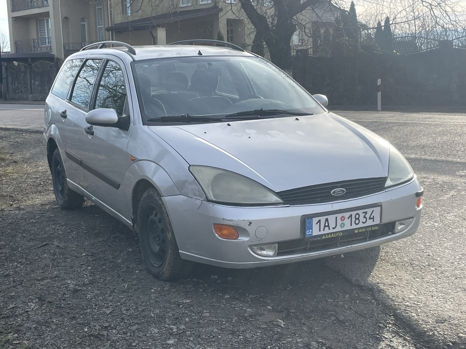 Ford focus  1.8 бензин