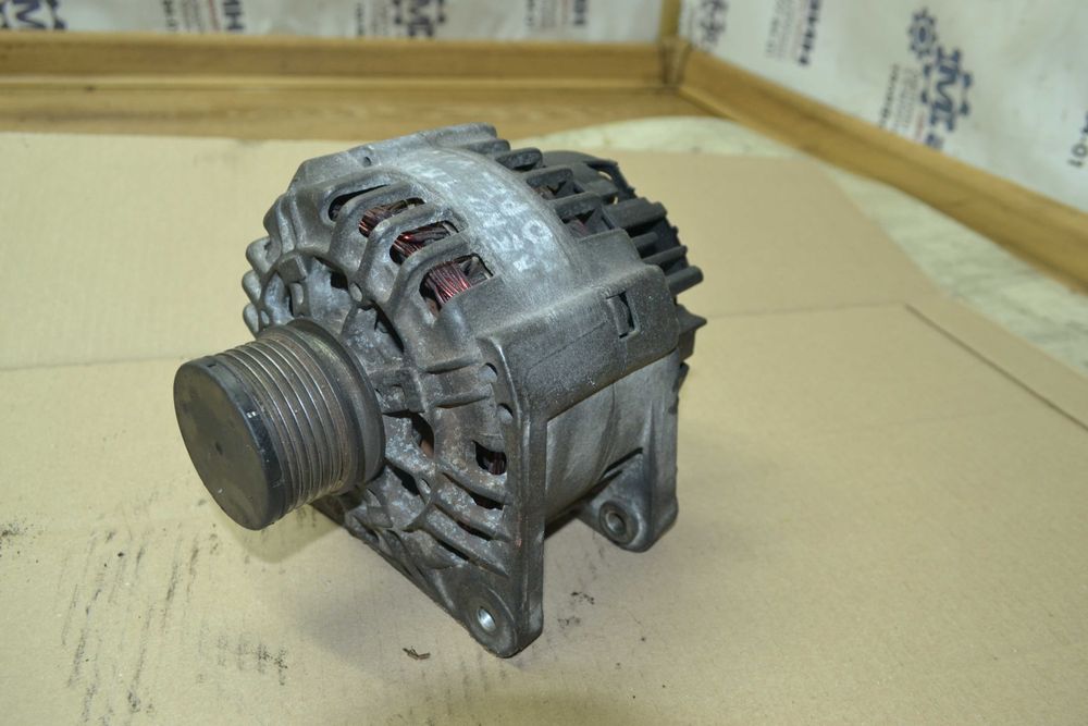 Б/у генератор RenaultTrafic II (01–09) Opel Vivaro A (01–09)