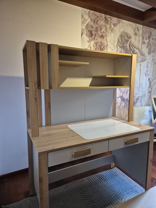 Komplet mebli dla dzieci biurko szafa