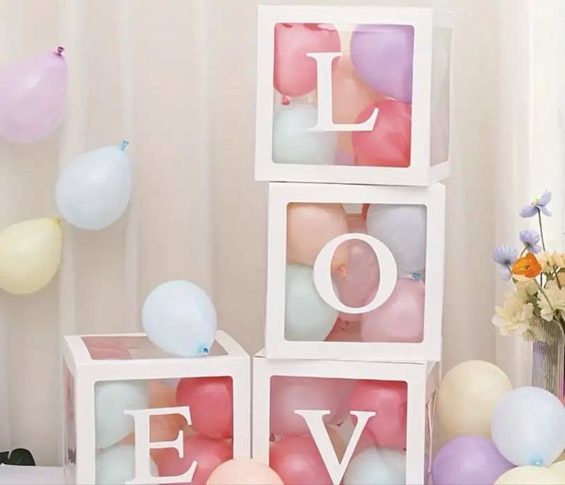 Pudełka przezroczyste z napisem LOVE 27x27