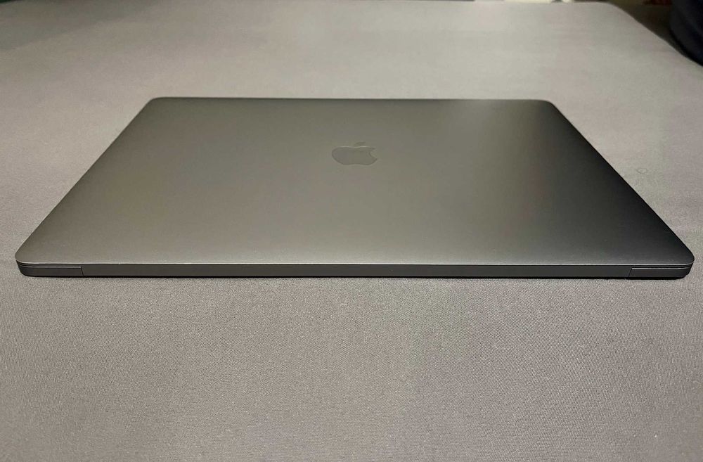 MacBook Pro (2019) A1990