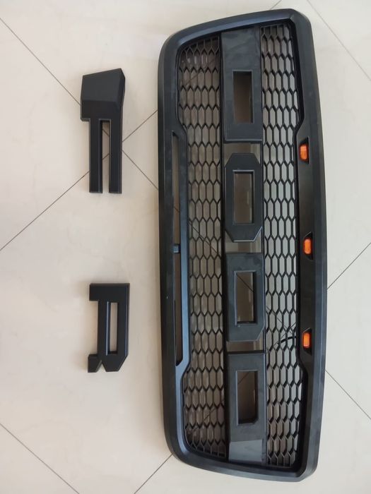 Ford F150 plastiki na klape