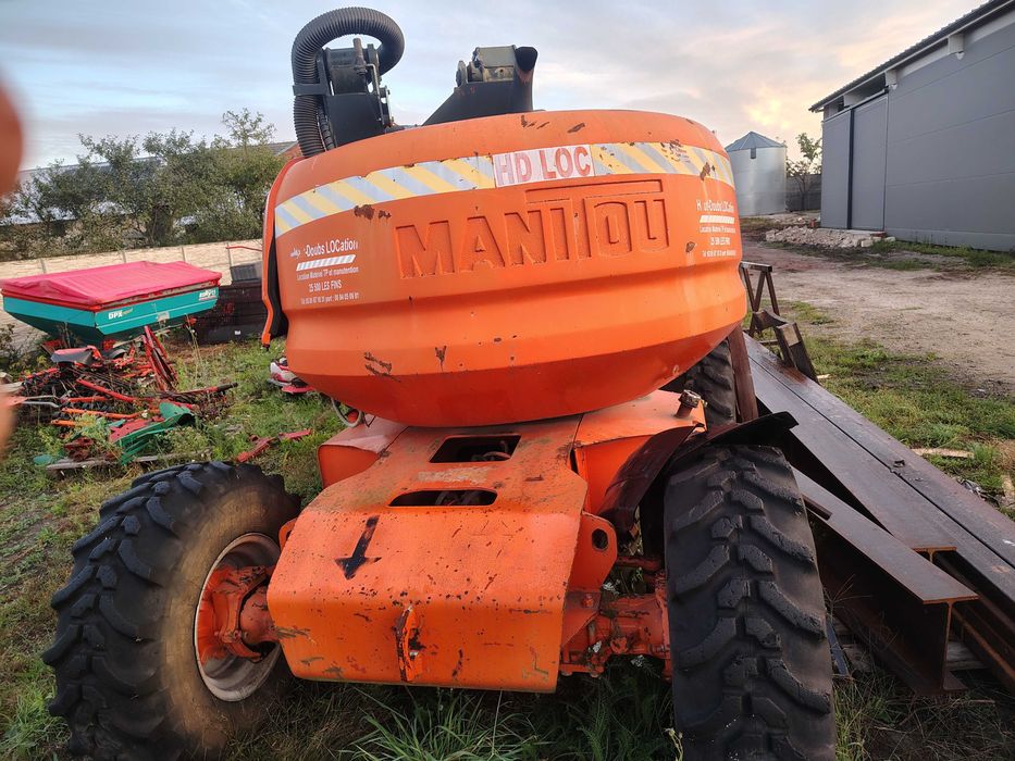 Podnośnik koszowy spalinowy Manitou ATT 150 wysokość robocza 15M