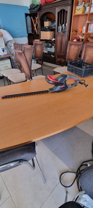 Corta-sebes elétrico SKIL – Bom estado – 55 cm. Aparador de sebes, jardinagem, SKIL, ferramenta elétrica.
