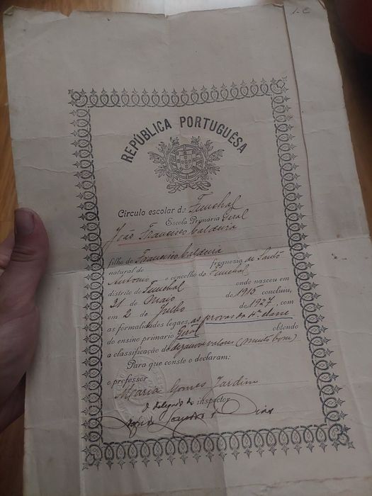 Certificado escolar antigo