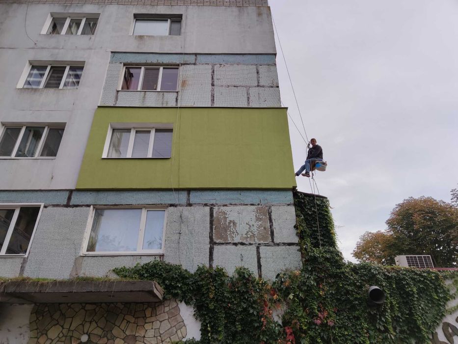 Утеплення стін будинків будь-яким матеріалом: пінопласт, вата.