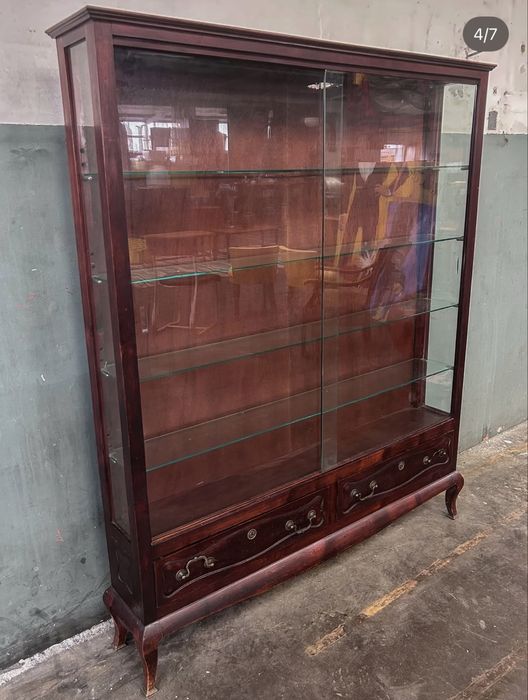 Vitrine inglesa dos anos 50.
