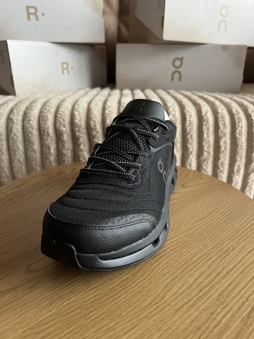 Кросівки  On ranning Cloudzone Moon оригінал!