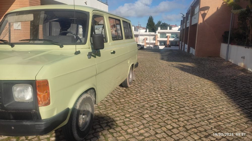 Ford Transit 9 lugares de 1985