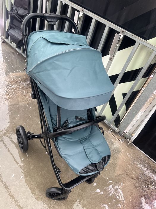 Прогулянкова коляска Carrello Nero