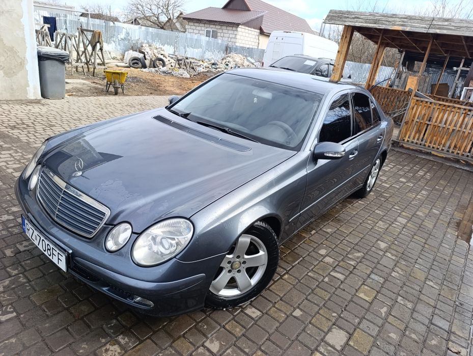 Мерседес на повному ходу 2.2 автомат