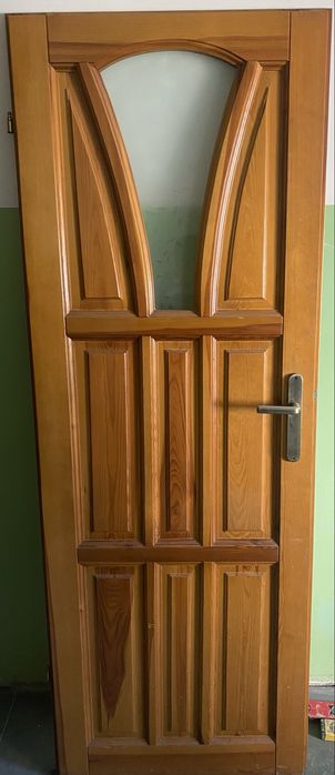 Двері деревʼяні лаковані