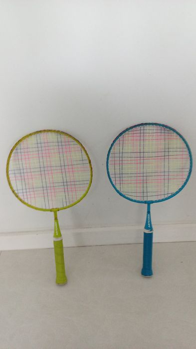 2 Raquetes Badminton metálicas. Boas