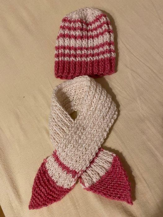 Czapka i szal, ciepły komplet dziecięcy z błyszczącej wełny, nowy