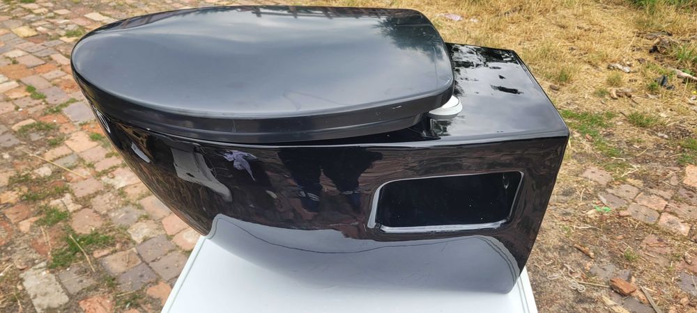 Toaleta,WC, czarna ,misa wiszącą