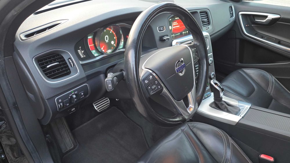 Volvo V60 D6 2.4 Plug-In Hybrid Summum – Full Extras – Estado Impecável