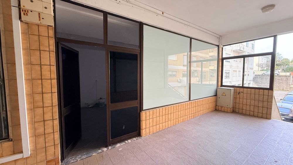 Venda de Loja Convertida em Habitação Santo Tirso Ótimo investimento