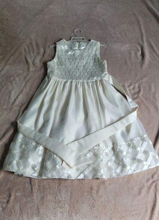Elegancka Sukienka rozm 10 lat. Ok 134-140.