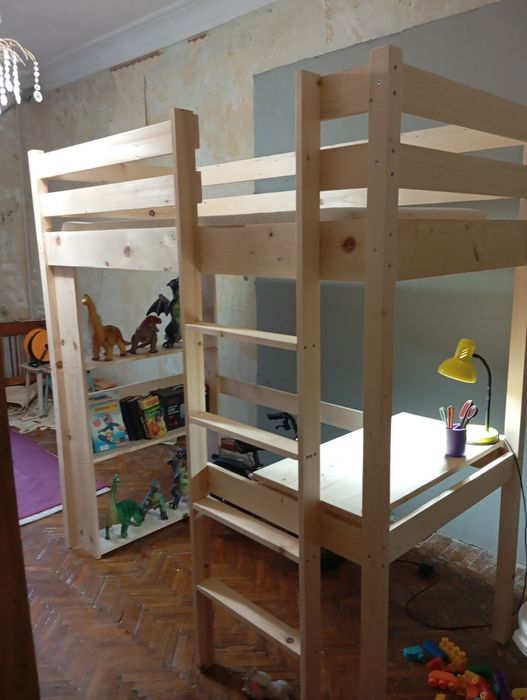 Кровать чердак-спальным местом на верху