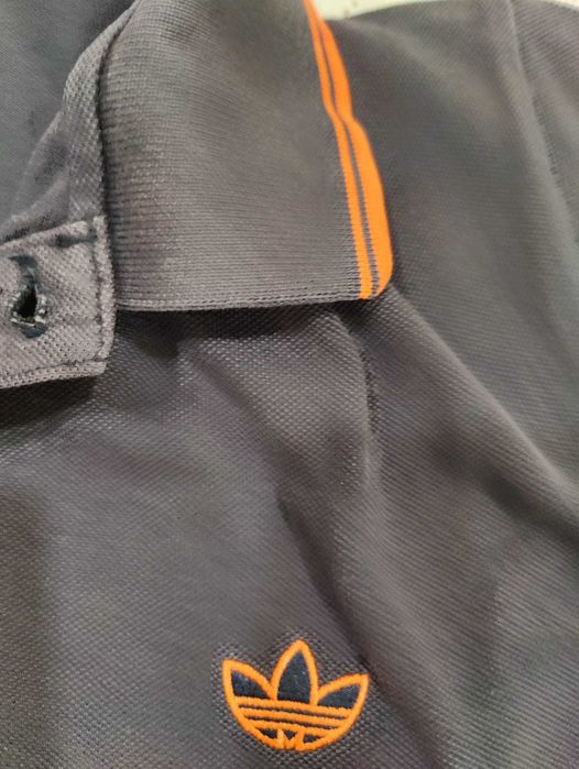 Polo Adidas tam. L em excelente estado