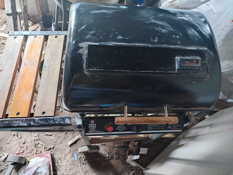 grill gazowy z kółkami