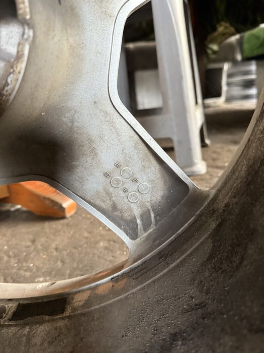 Продам диски мерседес