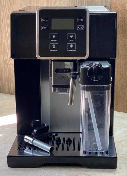 Кавомашина DeLonghi ESAM 420.40 B Perfecta Evo Макіято Латте Капучіно