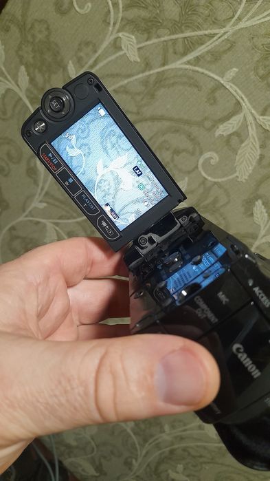 продам видеокамеру canon