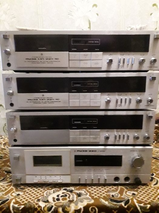 Магнитофон яуза 221 220