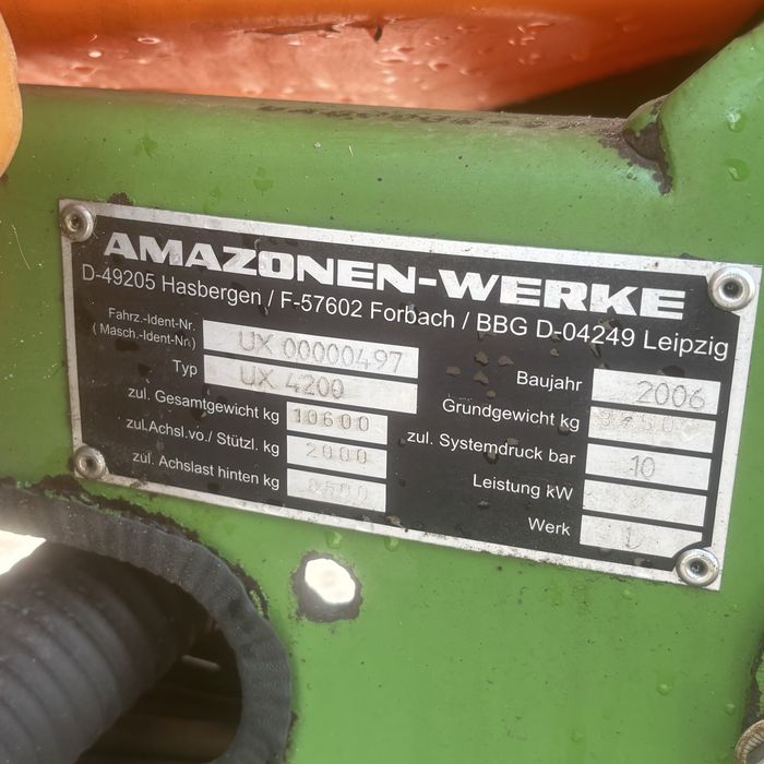 Opryskiwacz Amazone UX 4200