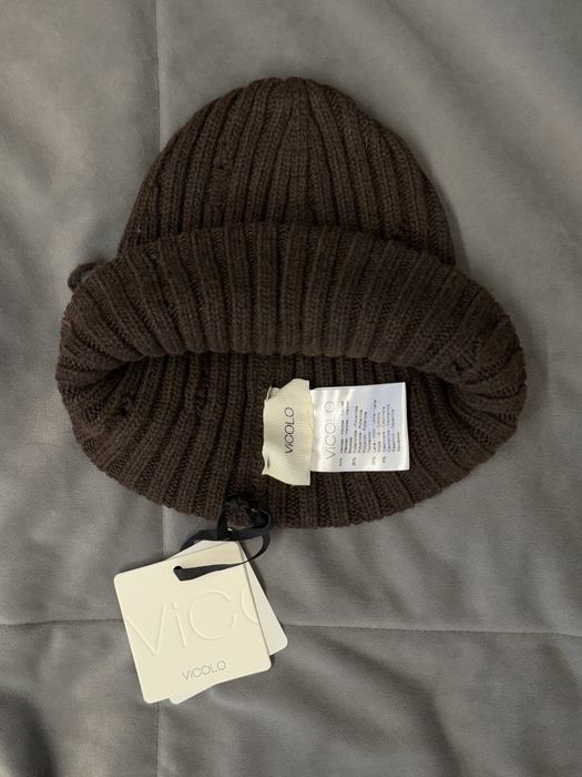 Шапка шоколадного кольору