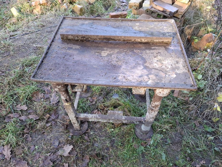 Stol wibracyjny do pustaków kostki bez silnika 65x50