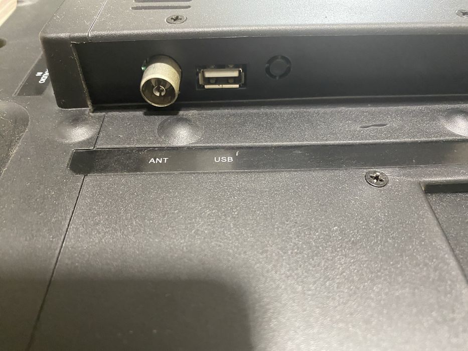 Телевізор NOMI LED-24U10