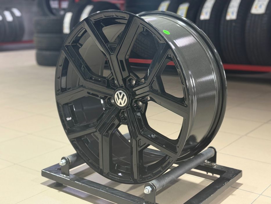 Диски Replica Volkswagen 369 (BLACK AND MILLED) R20*8,5 5x120 ET38 Dia65,1