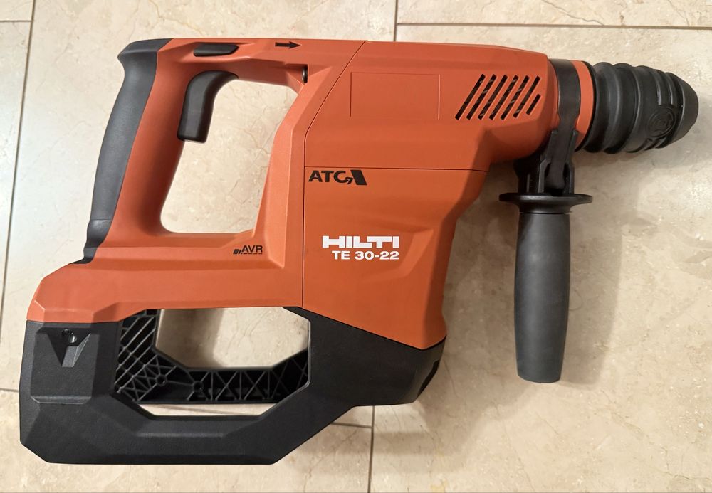 NOWA młotowiertarka HILTI TE 30-22 - uchwyt SDS Plus - baterie NURON