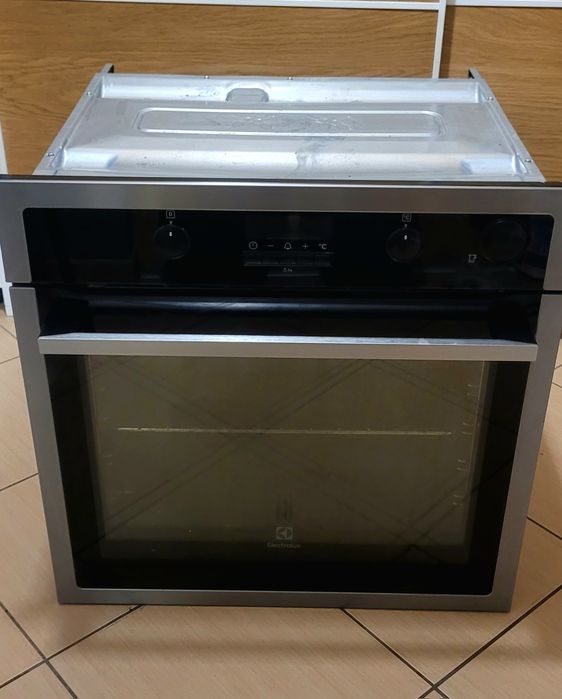 Piekarnik  do zabudowy Electrolux – pieczenie parowe