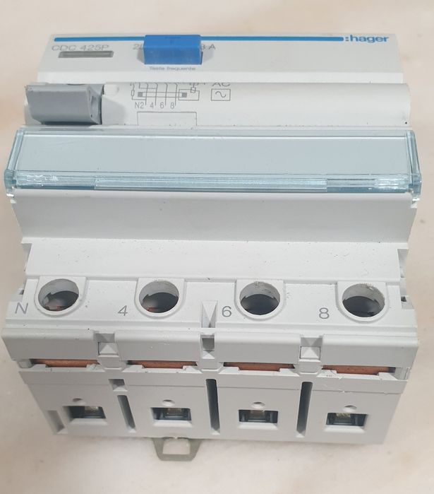 Interruptor diferencial hager CDC 425P 4 Pólos 25A 30mA 
CDC42