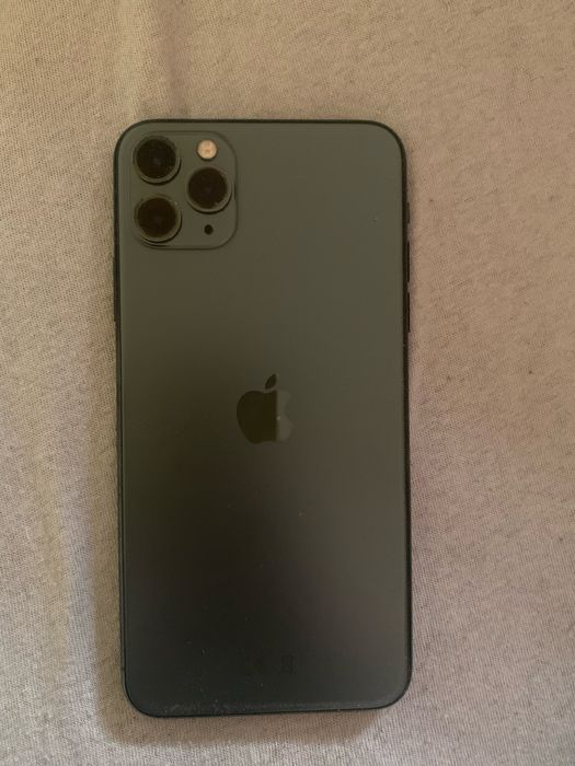 Iphone 11 pro max z pudelkiem uszkodzony
