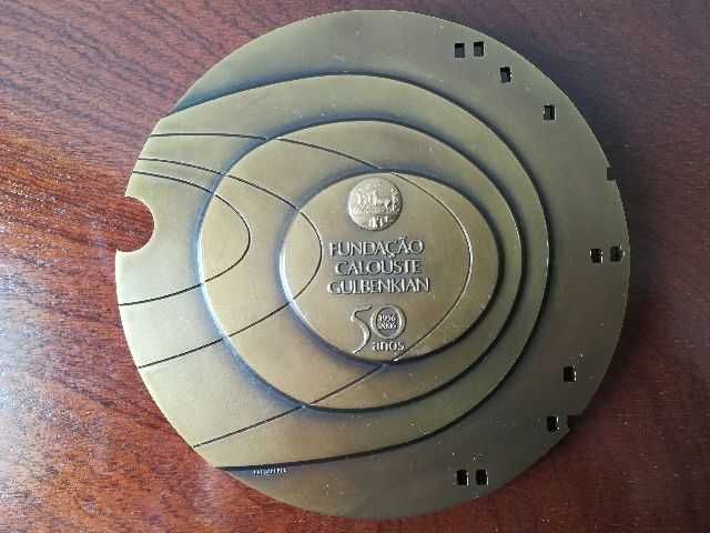 Medalha dos 50 anos da Fundação Calouste Gulbenkian, 1956/2006
